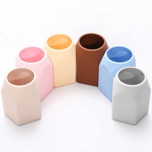 Silicone makeup tube Creative simple penholder silicone makeup pen office supplies practical collection of penholder home ornaments small furnishings